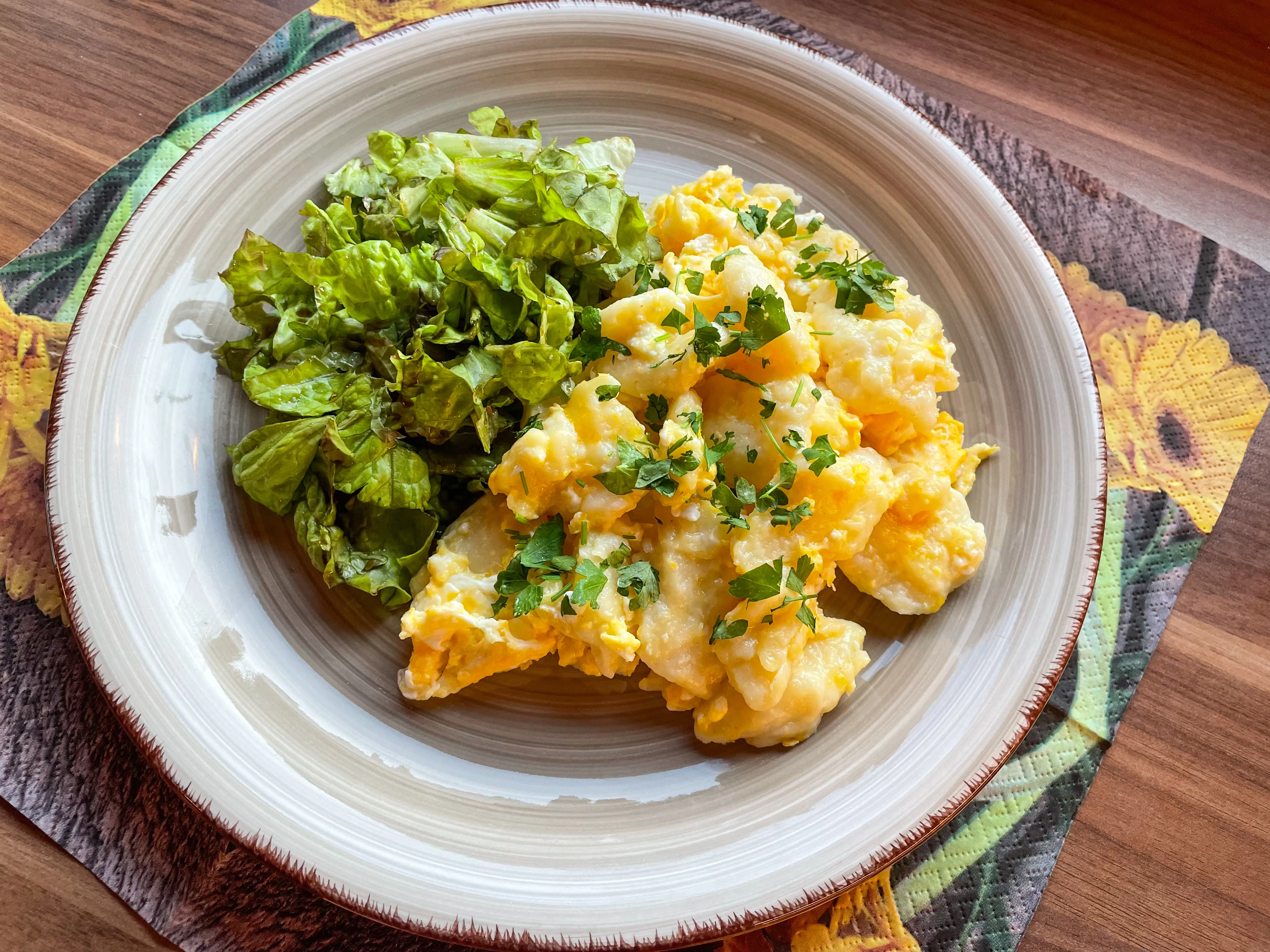 Eiernockerl mit Blattsalat
