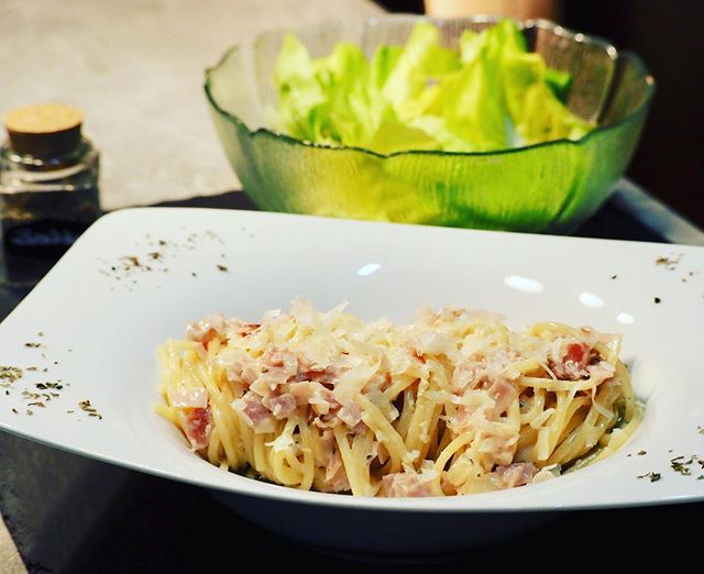 Spaghetti Carbonara mit Salat
