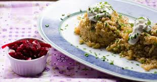 Reisfleisch mit roten Rüben Salat