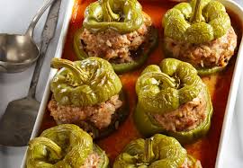 Gefüllte Paprika mit Paradeissauce