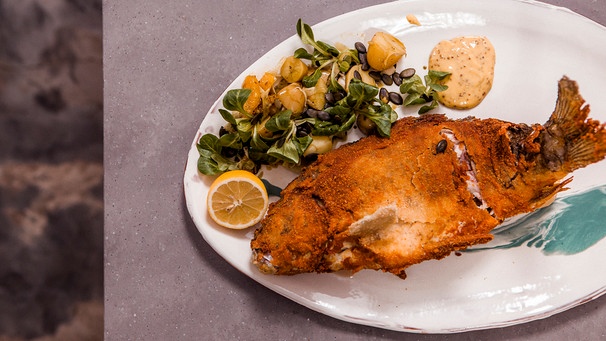 Gebackener Karpfen mit Mayonnaisesalat