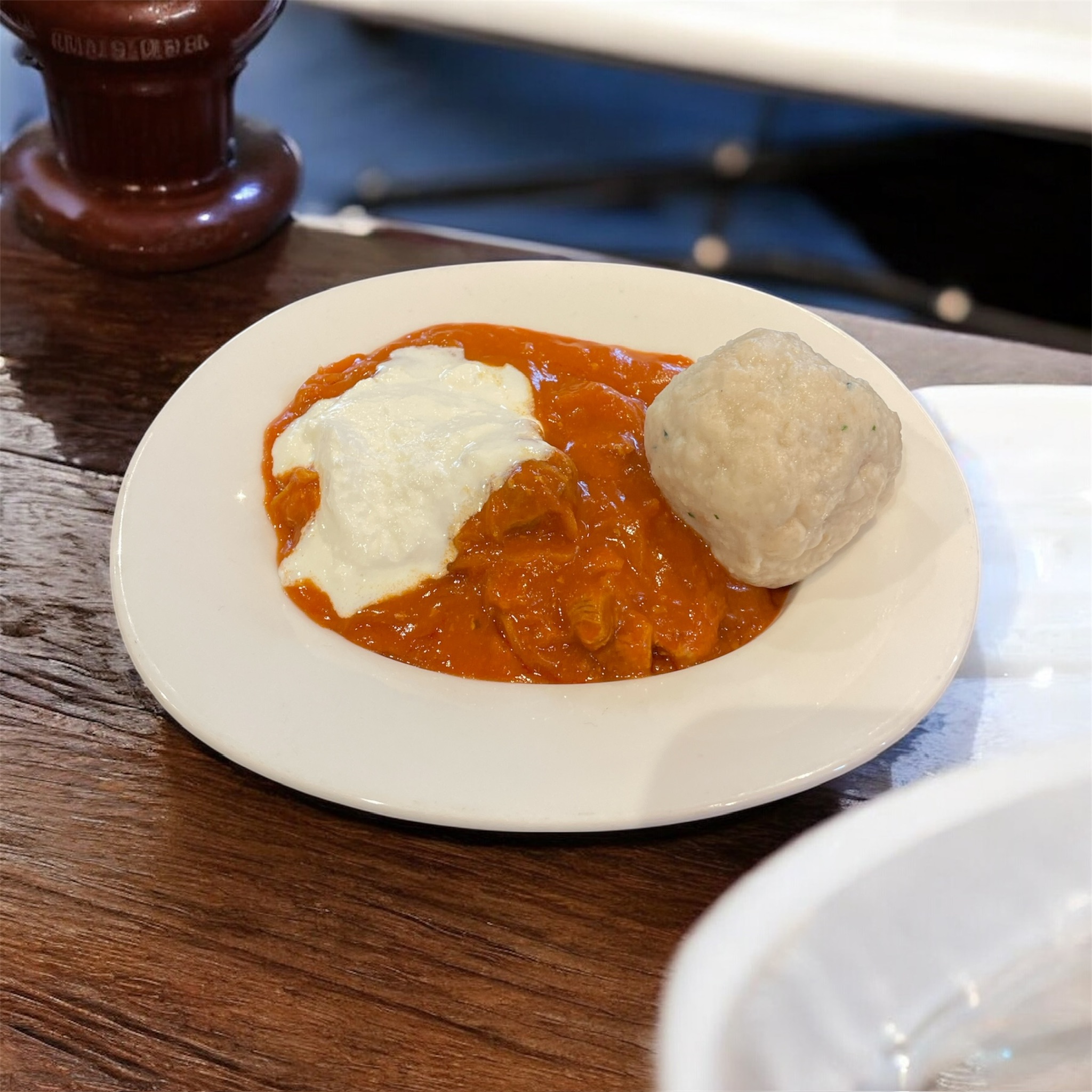 Szegediner Krautfleisch mit Knödel