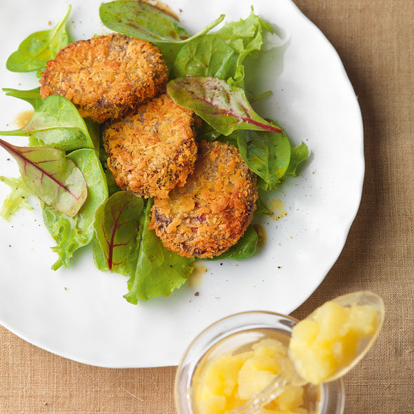 Gebackene Blutwurst mit Salat