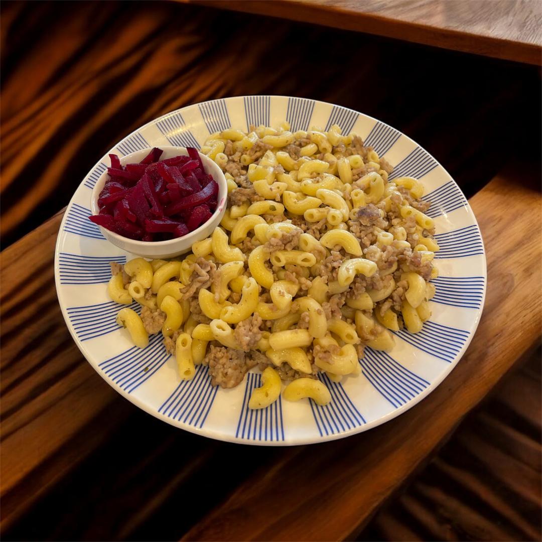 Haschehörnchen mit Roten Rüben Salat